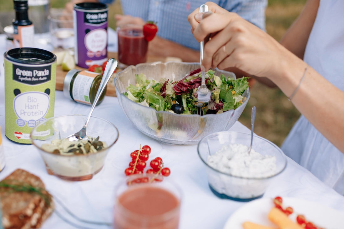 „Happy Salad“ mit Kürbiskern-Hanf Dressing | Green Panda